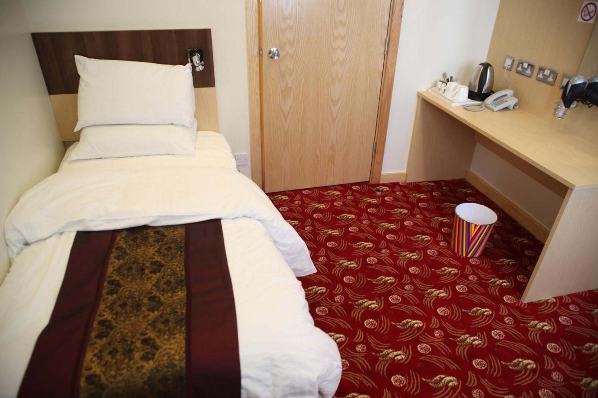 Cambridge Hotel Huddersfield Quarto foto